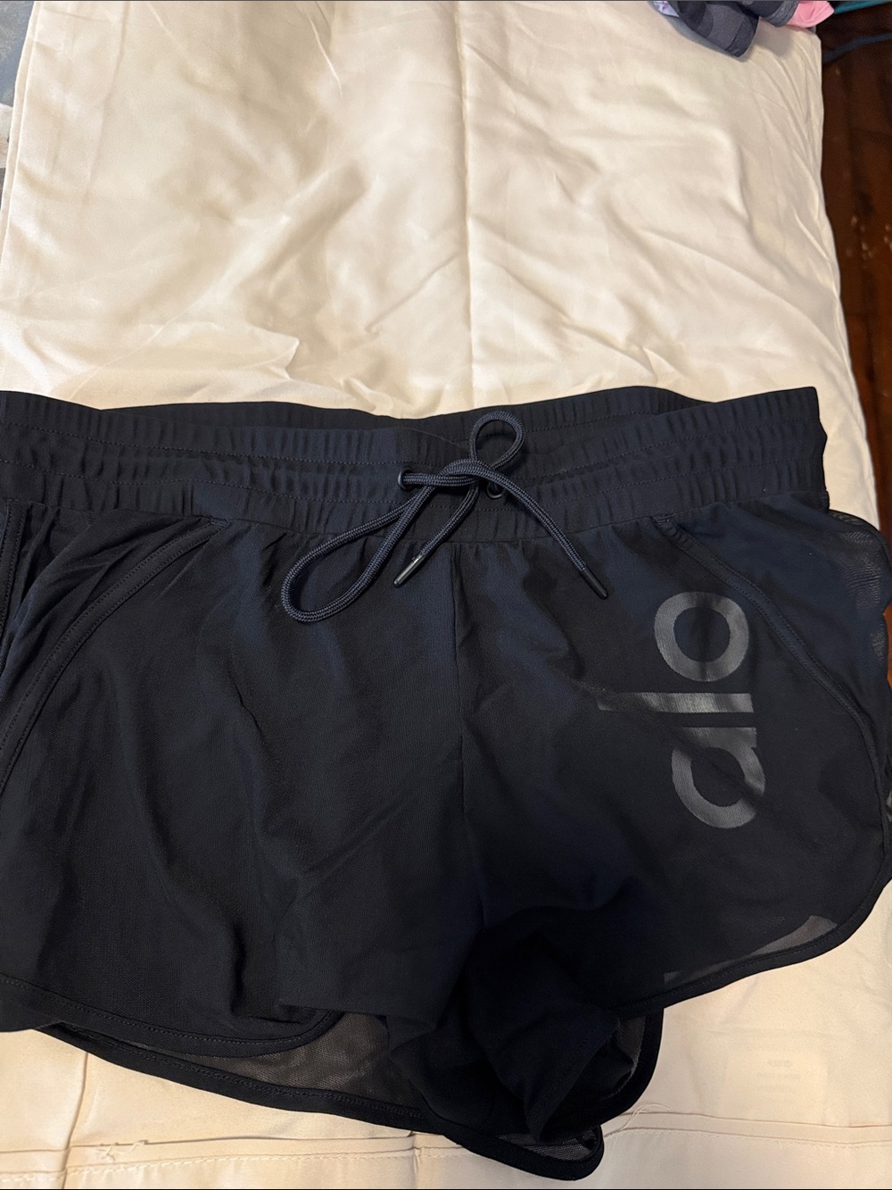 ALO Yoga Women's Black Athletic Shorts